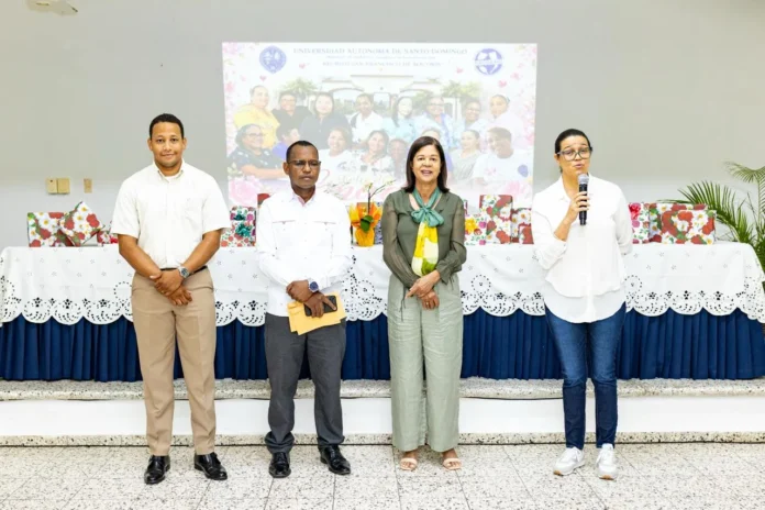 Reconocimiento a madres universitarias en UASD