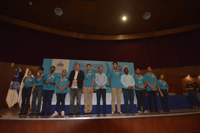 Premiación de ganadores de Olimpiadas UASD.