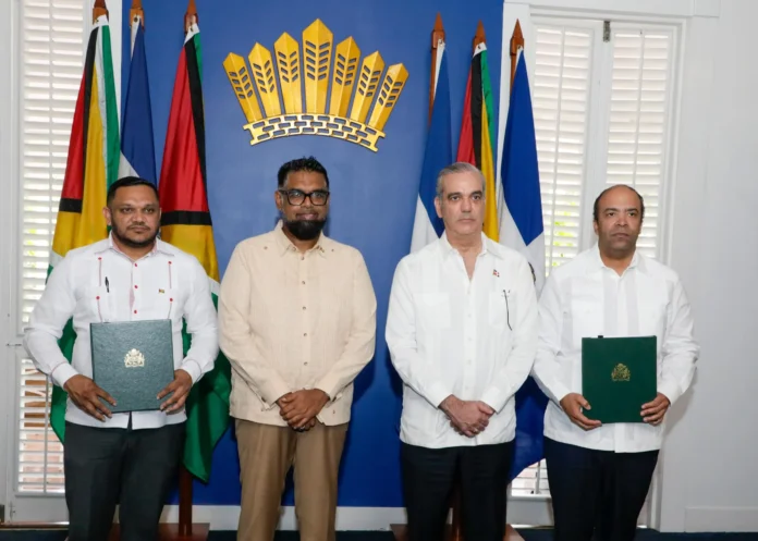 República Dominicana y Guyana firman contrato petrolero.