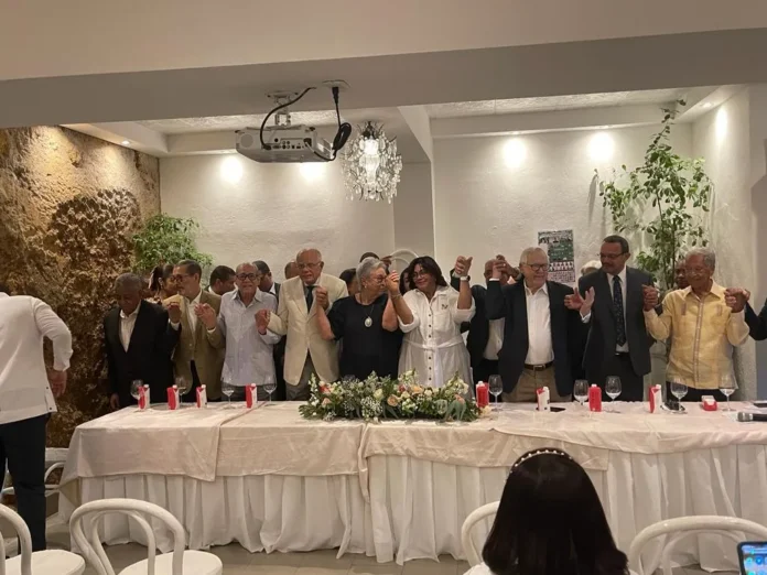 Yubelky Aquino con expresidentes del CMD.