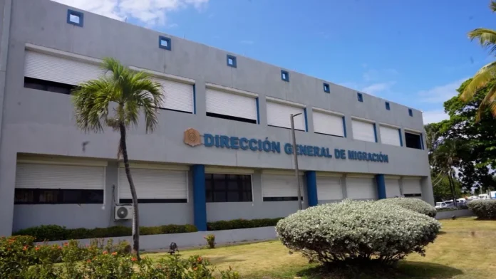 Gobierno presenta plataforma para permisos de menores.