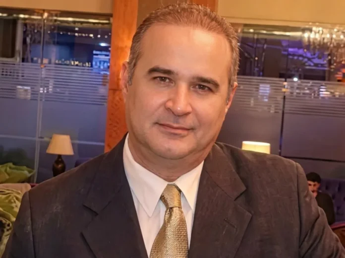 Ministro discute equilibrio en minería sostenible.