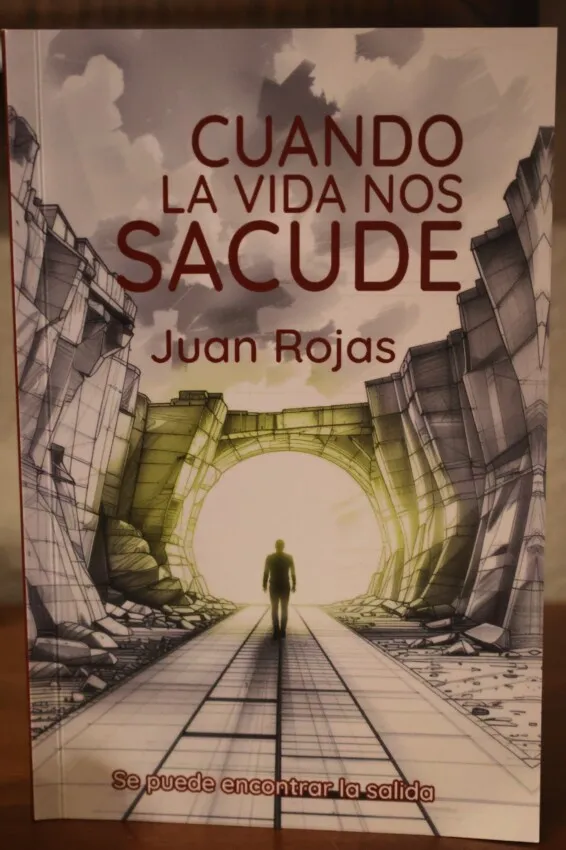 Juan Rojas presenta su libro en Santo Domingo