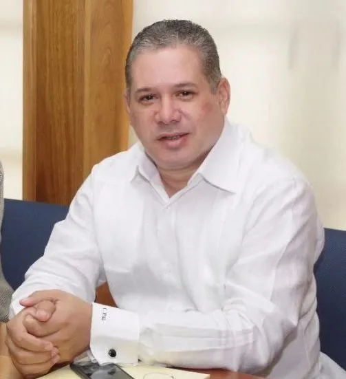 César Pérez González rechaza recorte financiero político.