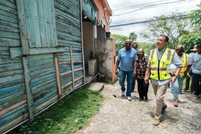 Reparación de viviendas en La Isabela.