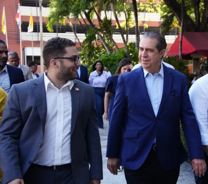 Francisco Javier García en evento político 2023