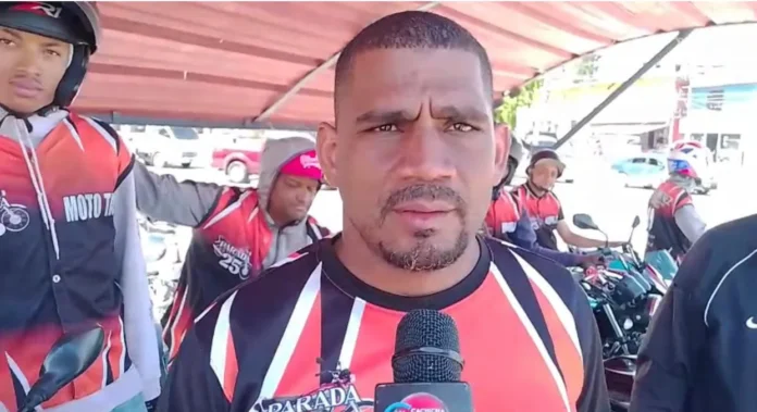 Mototaxistas protestan por uso de cascos.
