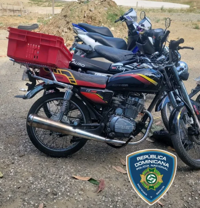 Policía recupera motocicletas robadas en Santiago