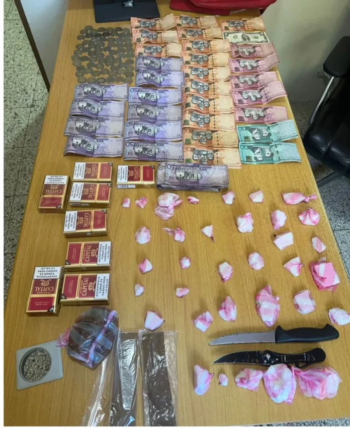 Operativos policiales contra narcotráfico en Santiago.