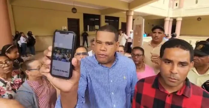 Protesta de familias en Loma de Castañuelas