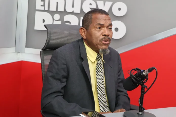 José Medina critica limitaciones de edad en licencias.