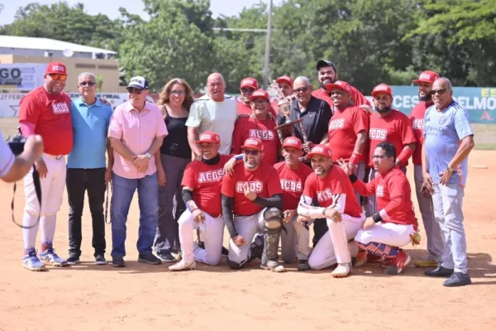 Inauguración torneo softbol en honor a Silverio