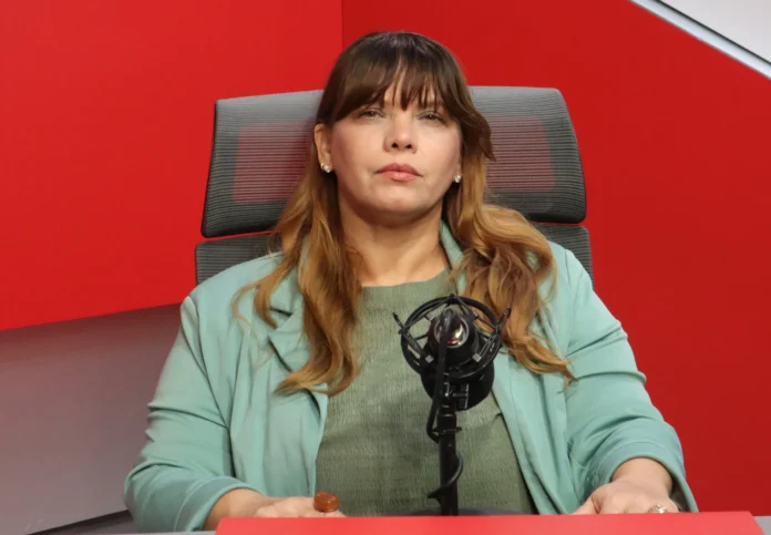 Rosa Escoto propone políticas contra feminicidios.