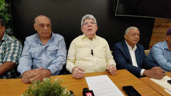 Juramentación masiva de Francisco Javier García
