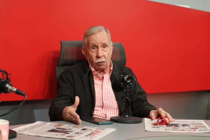 Tuto Mota critica el transfuguismo político.
