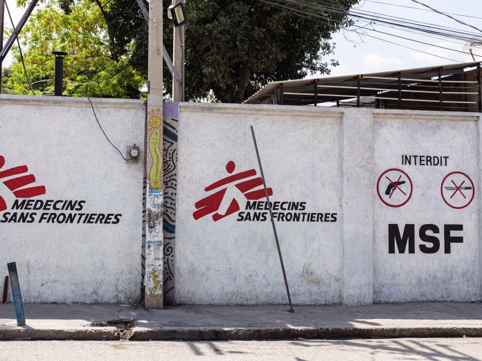 Médicos Sin Fronteras atiende heridos en Haití.