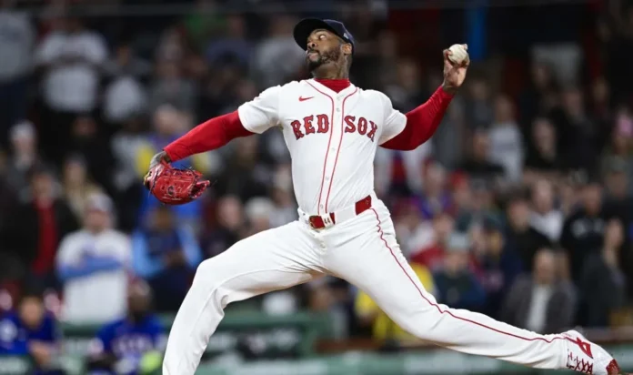 Aroldis Chapman celebra su salvamento 379.