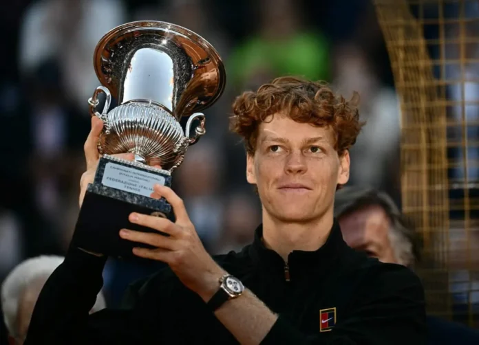 Jannik Sinner celebra su victoria en Roma.