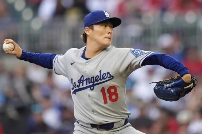 Dodgers celebran victoria sobre Cerveceros en Milwaukee.