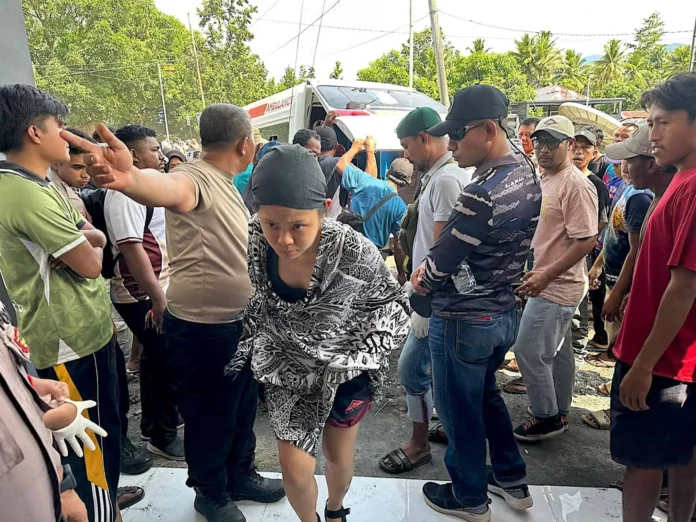 Cuerpo de senderista tras erupción volcánica.