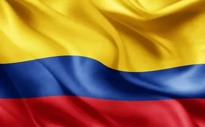 Candidatos presidenciales en mítines multitudinarios.