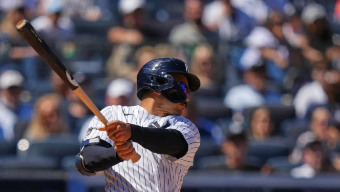 Yankees celebran victoria sobre Rangers en casa.