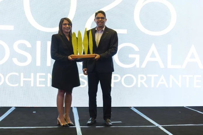 Banco BHD recibe premio Mujeres que Cambian.