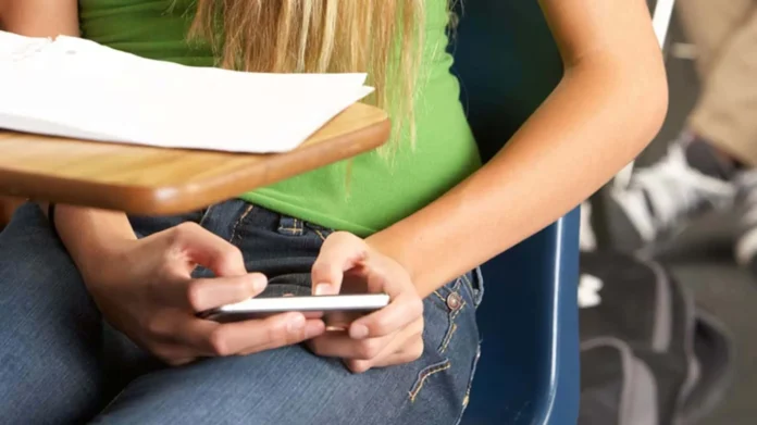 Regulación del uso de celulares en escuelas