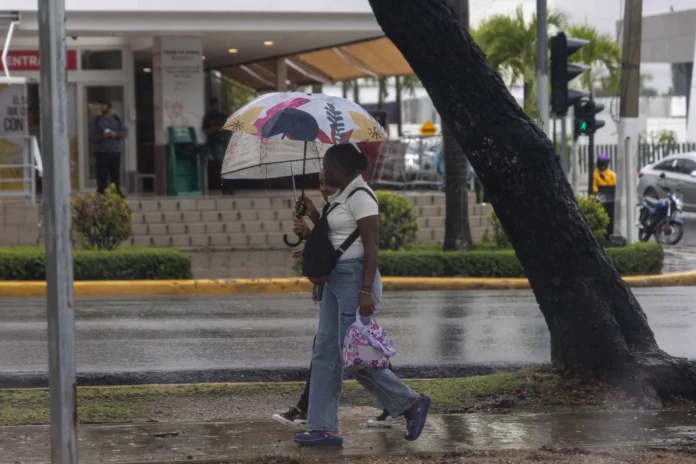 Alerta verde por aguaceros en provincias.