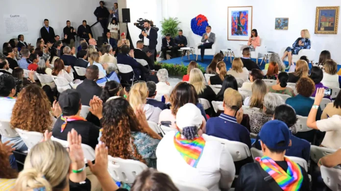 Delcy Rodríguez defiende derechos de Venezuela.