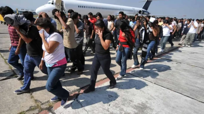 República Dominicana recibe deportados de EE. UU.