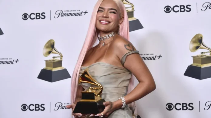 Karol G recibe Premio a la Excelencia AMA