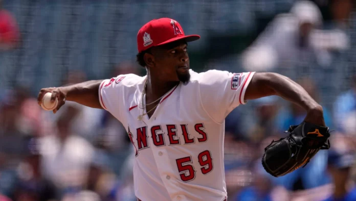 José Soriano lanza 7.2 innings exitosos
