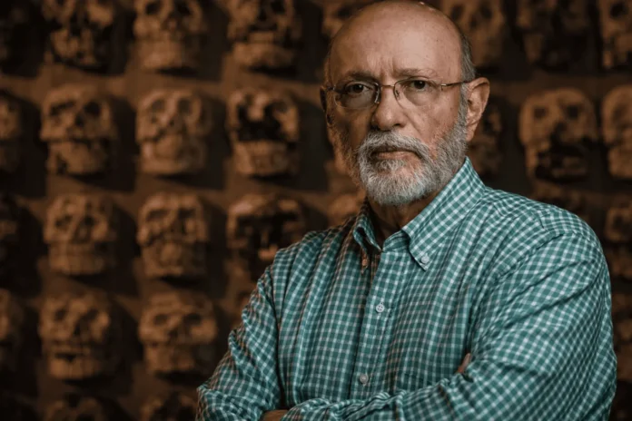 Eduardo Matos Moctezuma recibe nacionalidad dominicana.