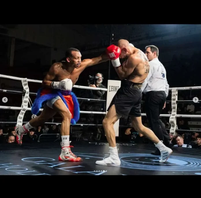 Saúl Luna campeón WBC Latino de boxeo.