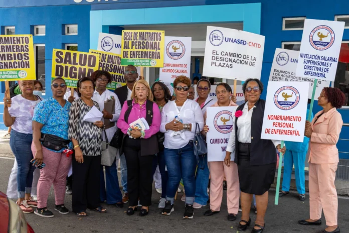 Enfermeras en paro nacional por acuerdos.