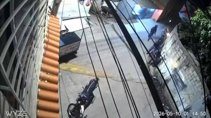 Juan Carlos Labal García se entrega a policía.