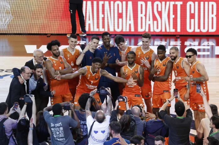Jean Montero celebra su victoria en Euroliga.