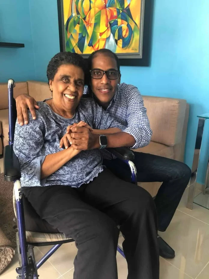 Fallecimiento de educadora Mercedes Amador Brito