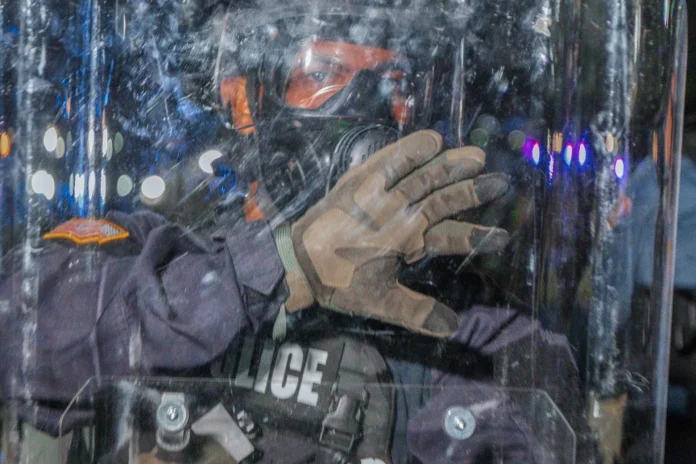 Toque de queda en Newark por disturbios.