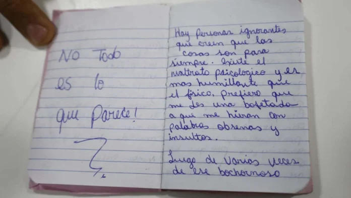Libreta de Carolina que revela su dolor.