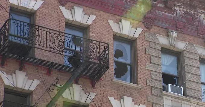 Investigación por incendio mortal en Manhattan