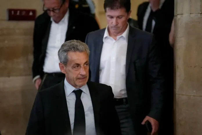 Sarkozy enfrenta siete años por corrupción.