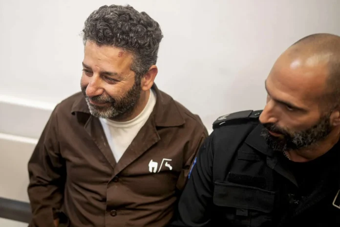 Tribunal israelí mantiene detenidos a activistas.