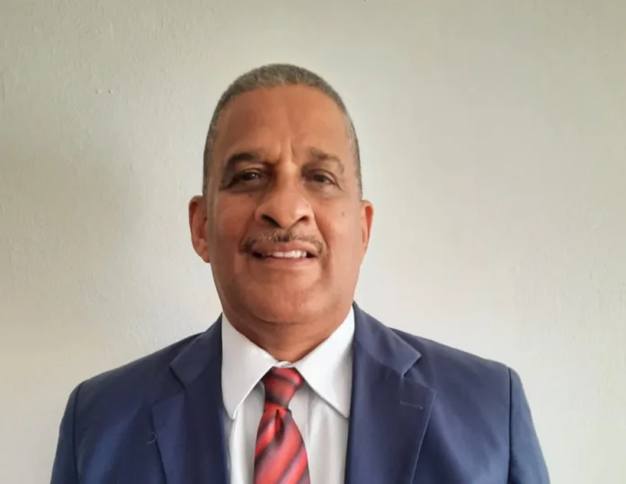 Consultor ambiental verifica ausencia de ríos.