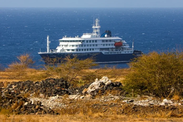 Buque afectado por hantavirus rumbo a Tenerife.