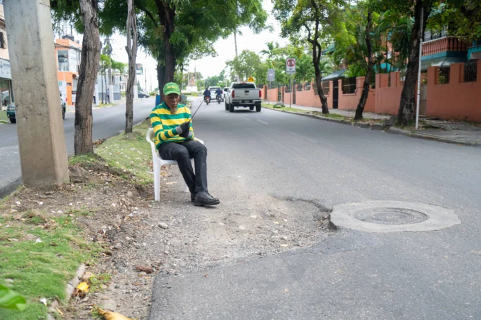 Hoyo peligroso en avenida Buenaventura Freites