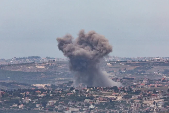Ataques israelíes amenazan tregua en Líbano.