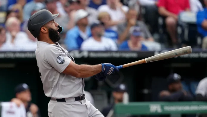 Amed Rosario celebra victoria de Yankees 15-1