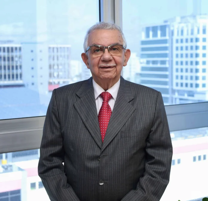 Arismendi Díaz Santana habla sobre Seguridad Social.